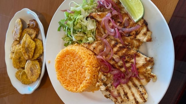 Pollo a la Plancha / Grilled Chicken.
